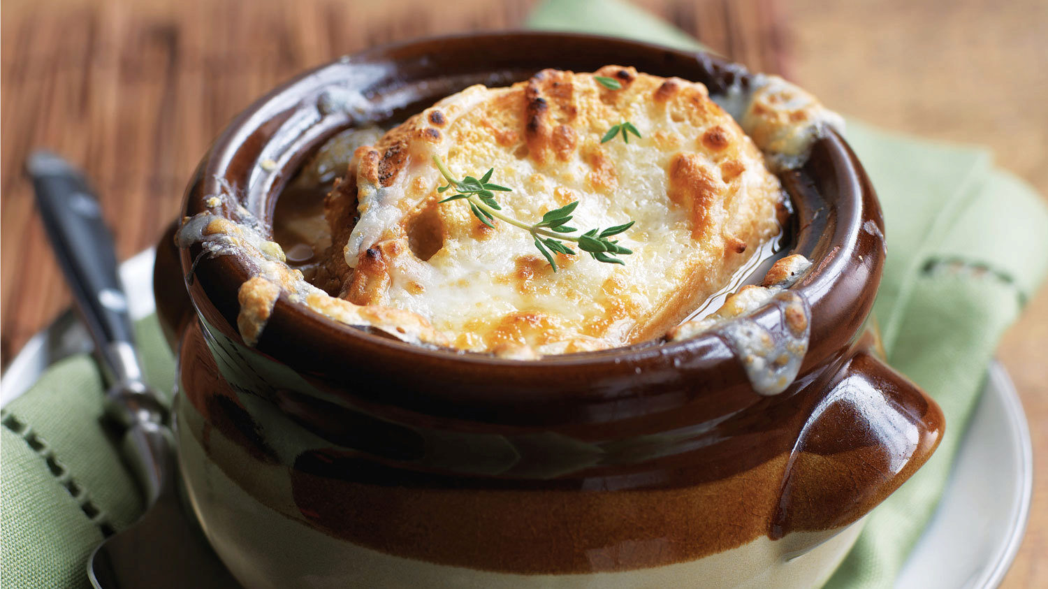 Canadian Onion Soup Sobeys Inc   OnionSoup Garnish Cropped 