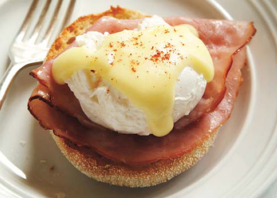 Classic Eggs Benedict with Hollandaise Sauce