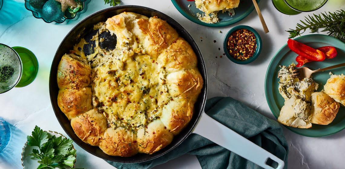 Cheesey pull apart bread with spinach dip centre