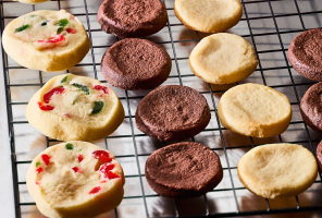 Mini-Shortbread cookies on cooling rack
    