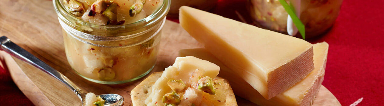 apple pistachio chutney