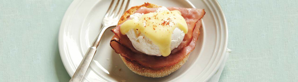 Classic Eggs Benedict with Hollandaise Sauce